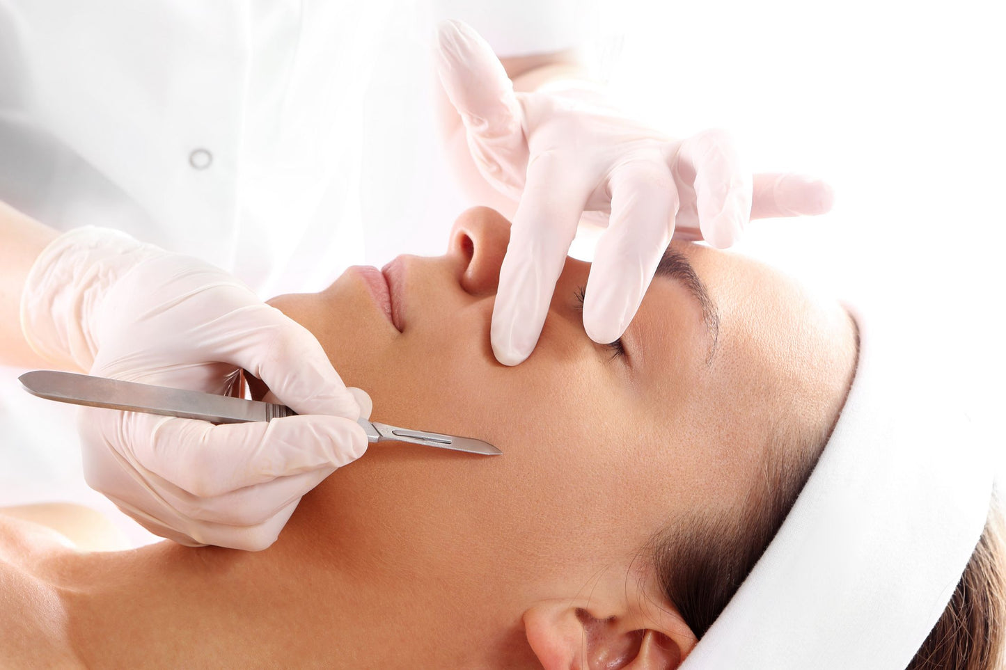 Dew and Renew Facial ( Dermaplaning Facial)
