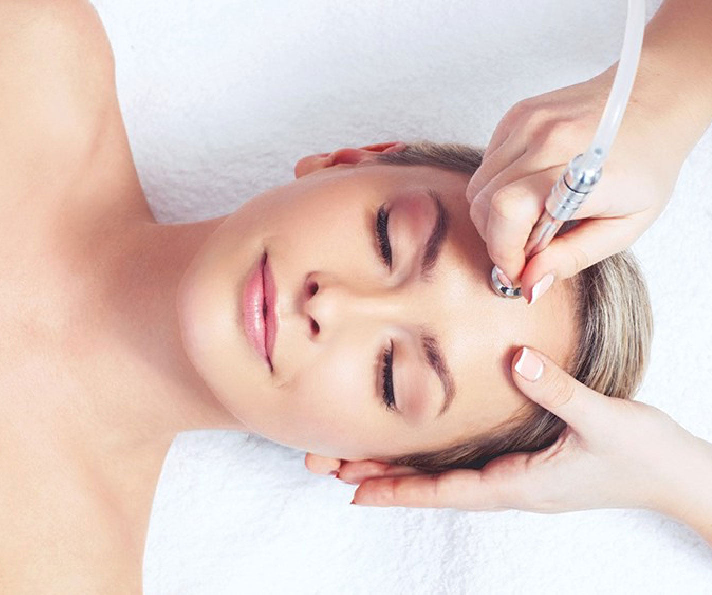 1 Chemical Peel +1  Free Microdermabrasion